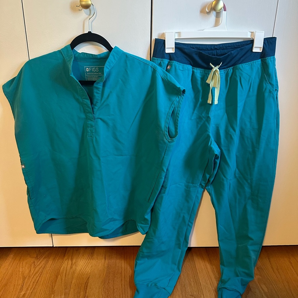 Figs Teal Scrub Set
